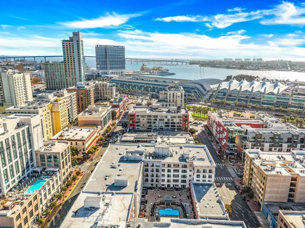 445 Island Avenue 321, San Diego, California 92101 home-pic-28